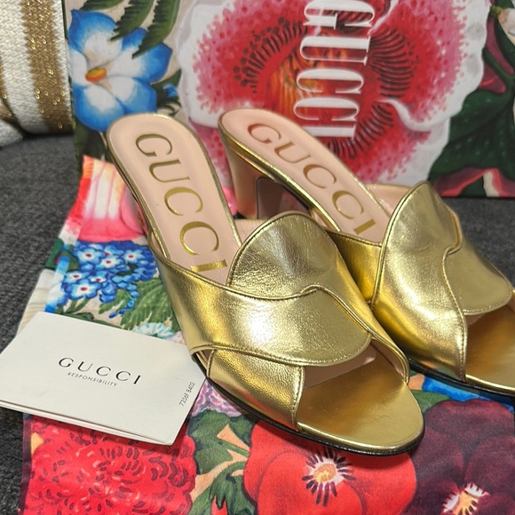 Gucci Gold Metallic Mules with Crossed Design - Picture 1 of 6